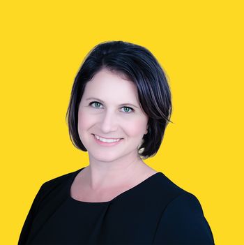 Portrait of Kara Hubner, Broker/Agent.